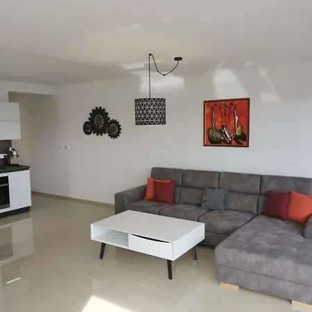 Molly Apartment *